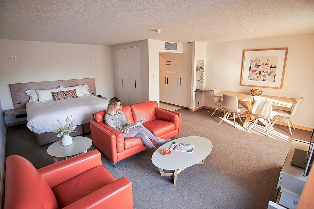 Salamanca Inn 46/76