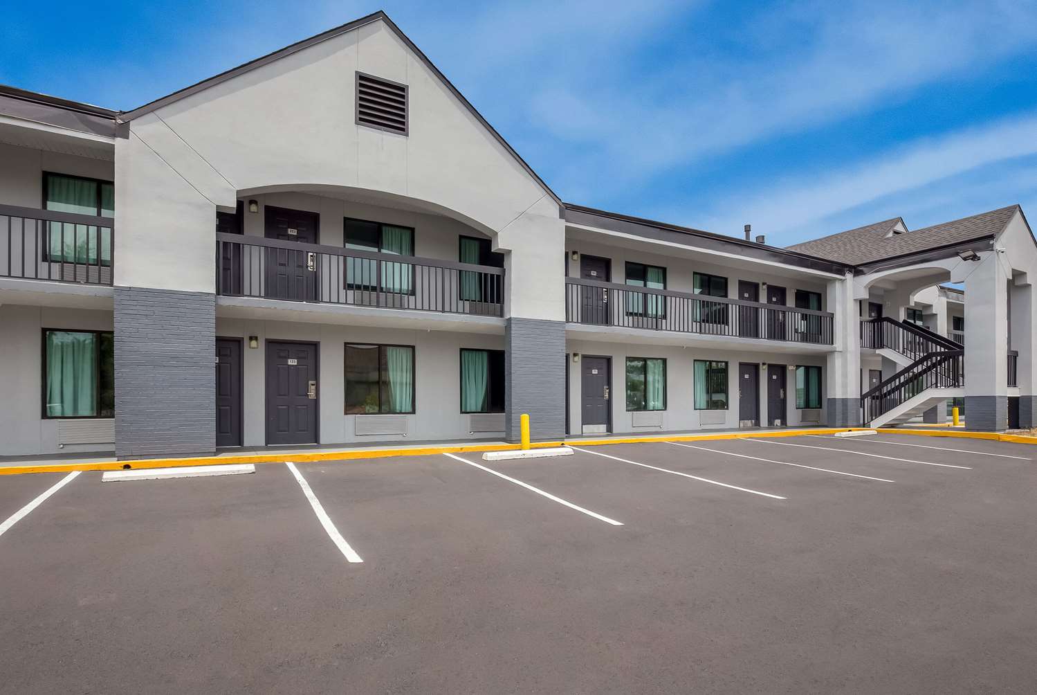 Econo Lodge Mobile, AL 18/22