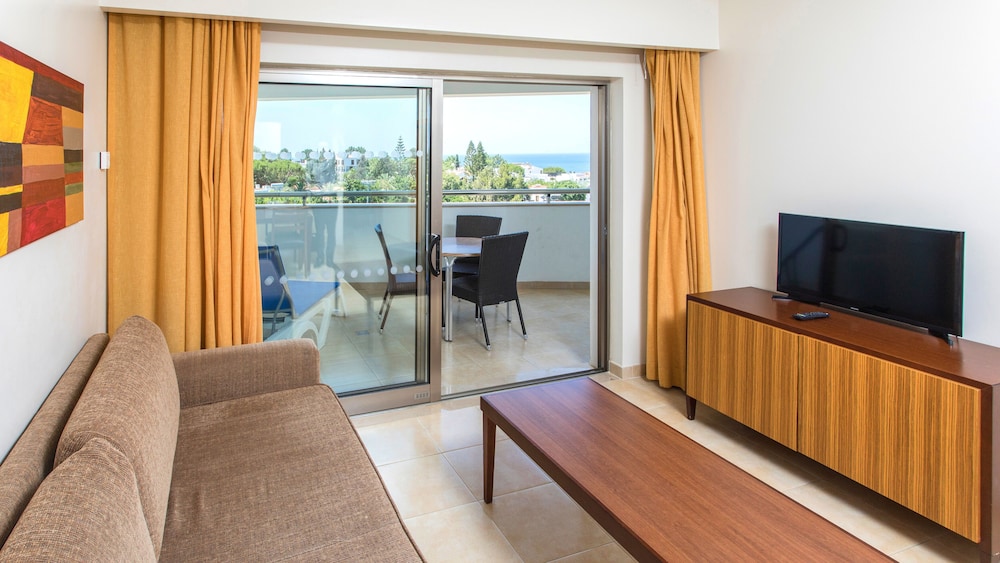 Alfagar Aparthotel 25/50