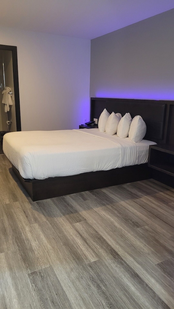 Motel Newstar Laval 24/38