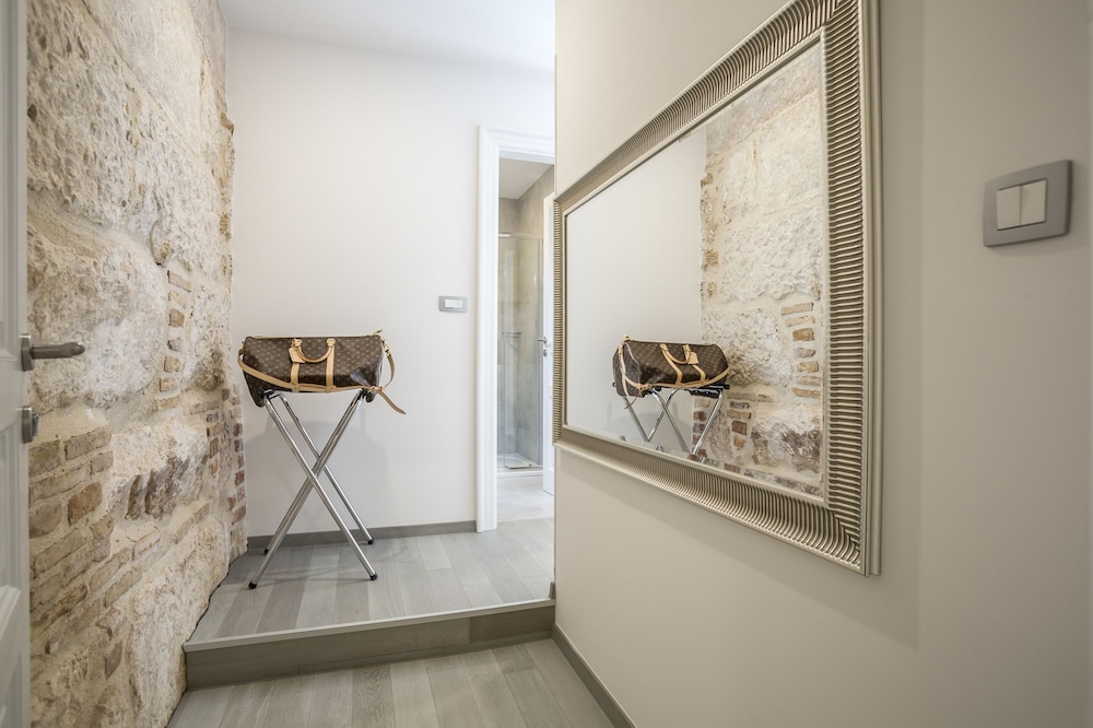 Centro Di Centri Rooms 51/77