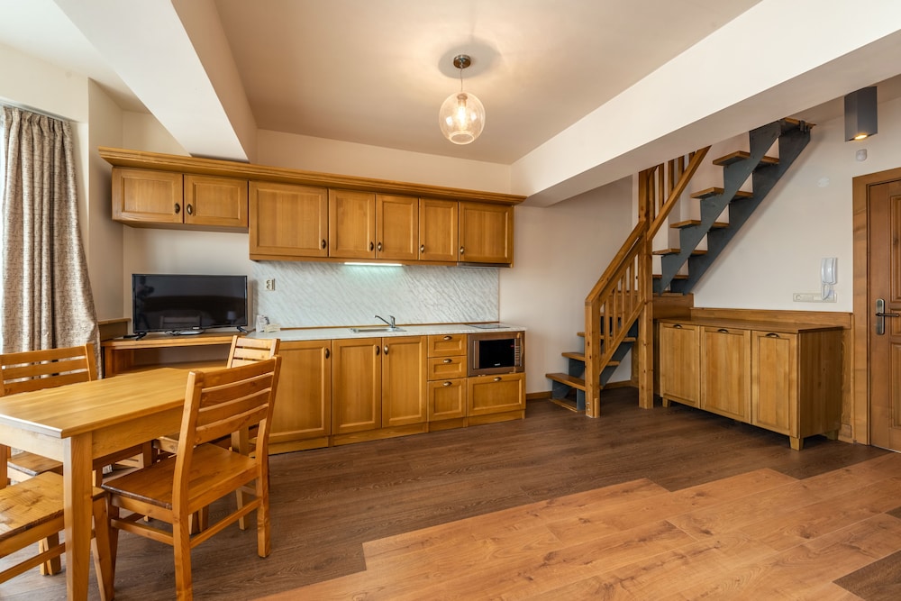 Pirin Golf Country Club Apartments 7/50