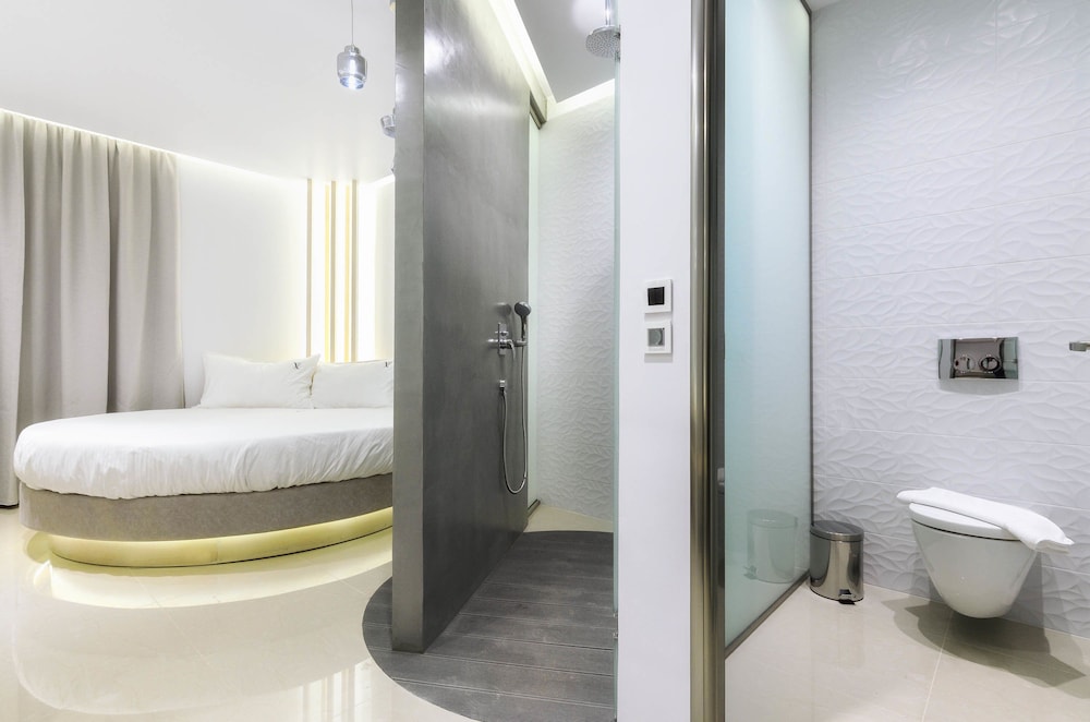 Venus Resort 39/40