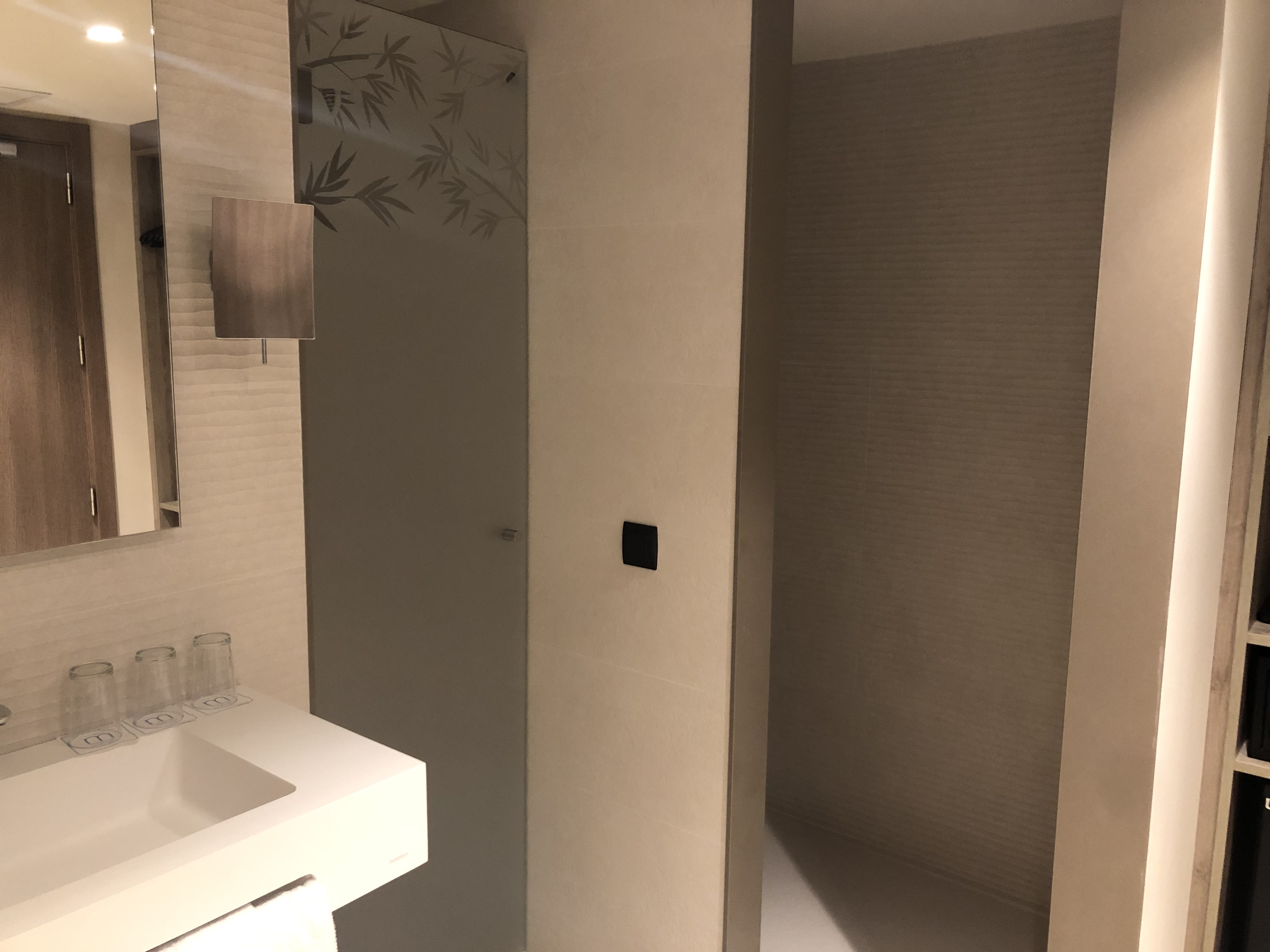 غرفة بسرير مزدوج أو سريرين منفصلين بإطلالة على البحر، Metropol Hotel 2/2