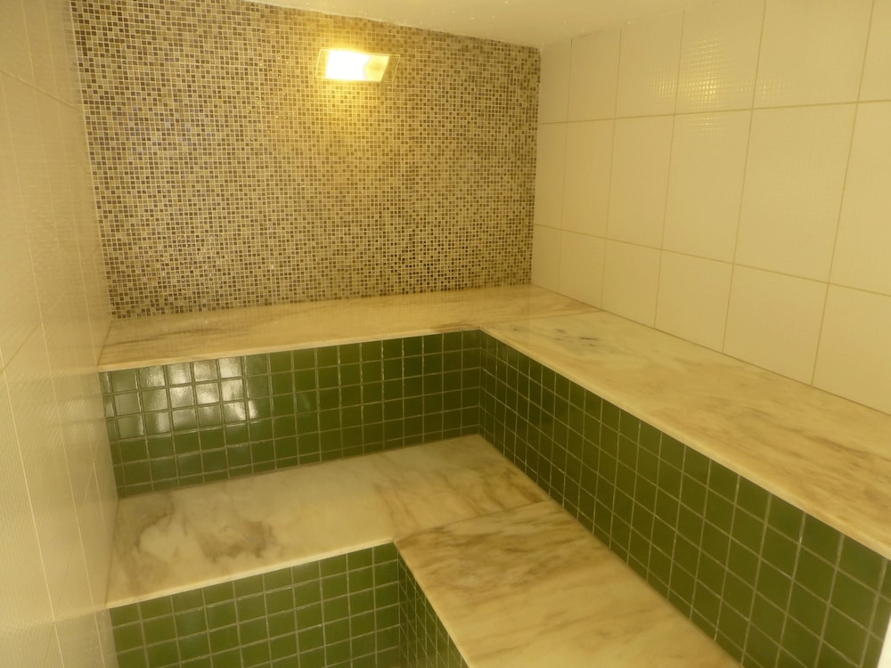 swimming pool spa
