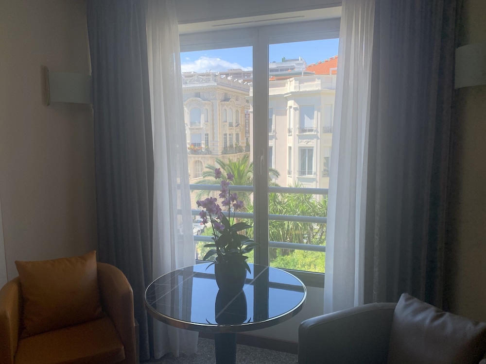 Hotel Goldstar Resort And Suites 24/50