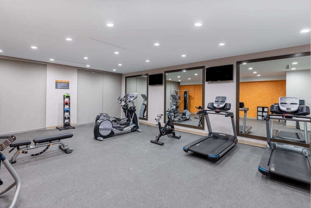La Quinta Inn and Suites by Wyndham Round Rock East 22/43