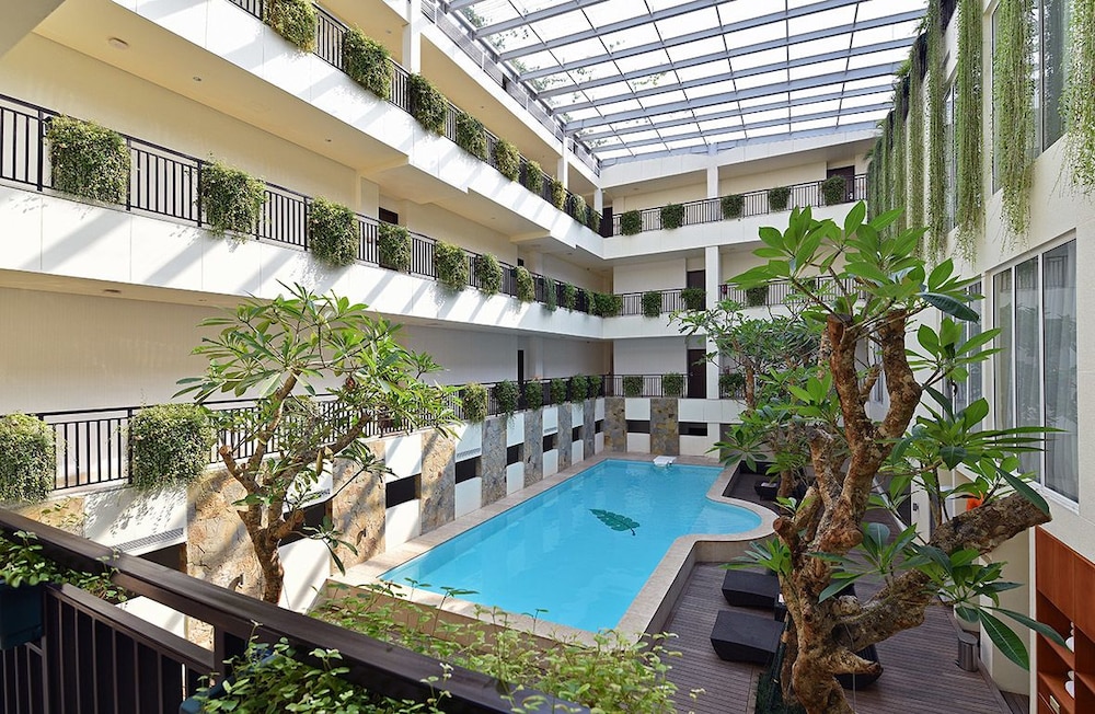 Dwijaya House Of Pakubuwono 4/50