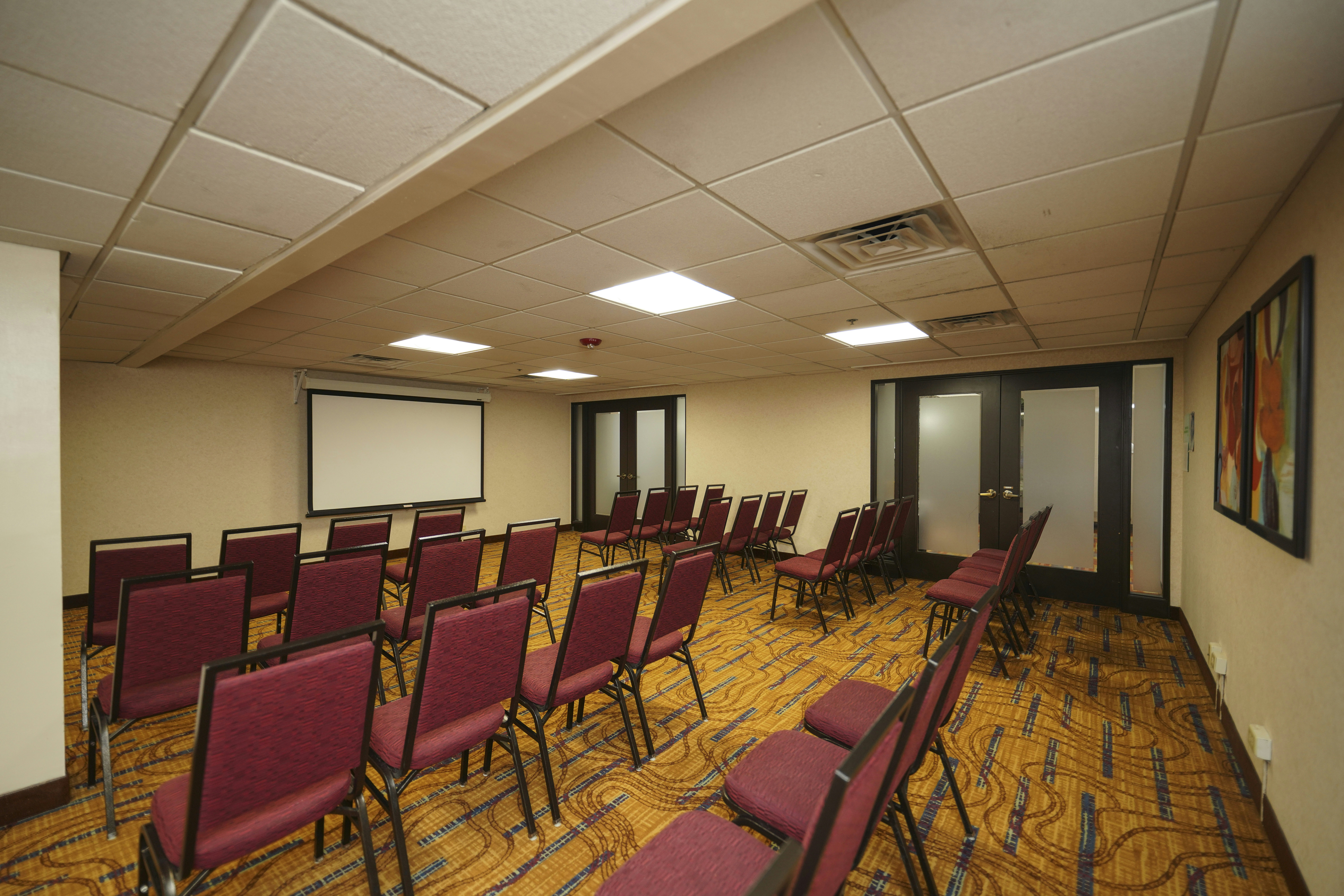 Holiday Inn Hotel & Suites Chicago-Carol Stream(Wheaton) 65/76