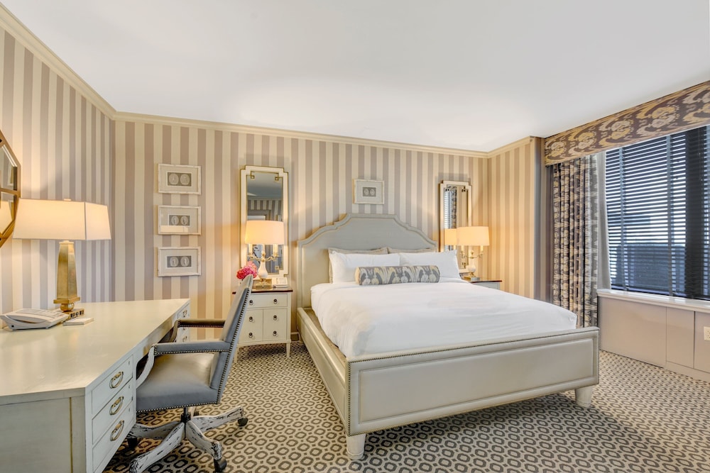 Le Meridien Washington, D.C., The Madison 17/77