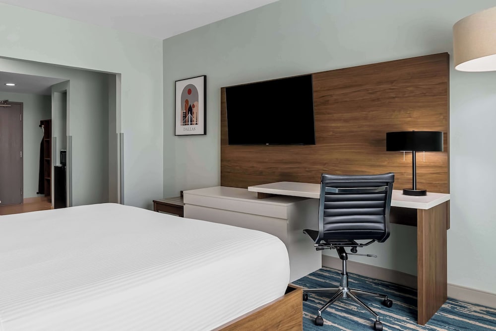 Standard, King Bed, Jetted Tub