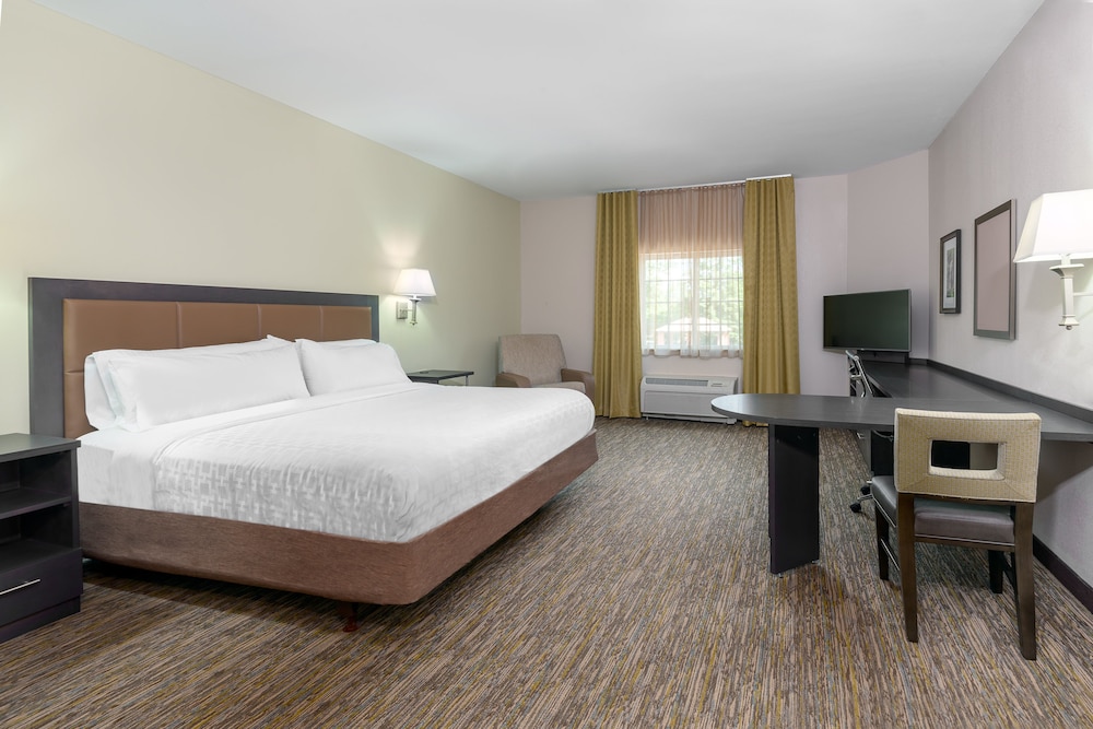 Candlewood Suites Athens 11/57