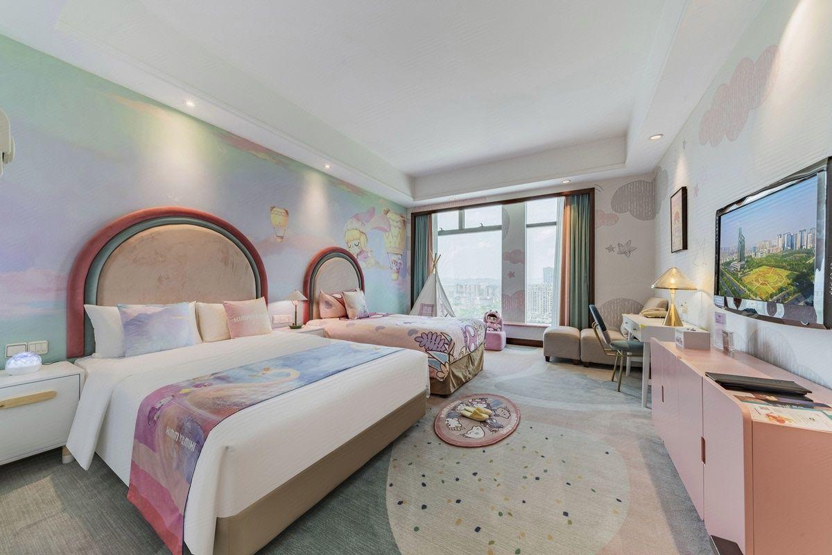 Theme, Family, Twin Beds