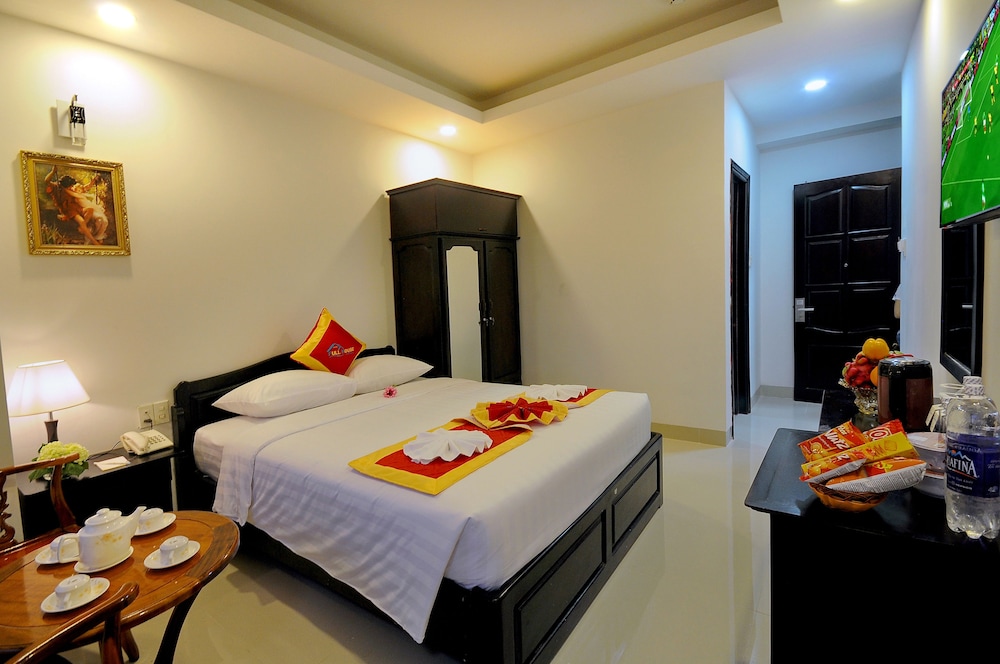 Full House Hotel 27/66
