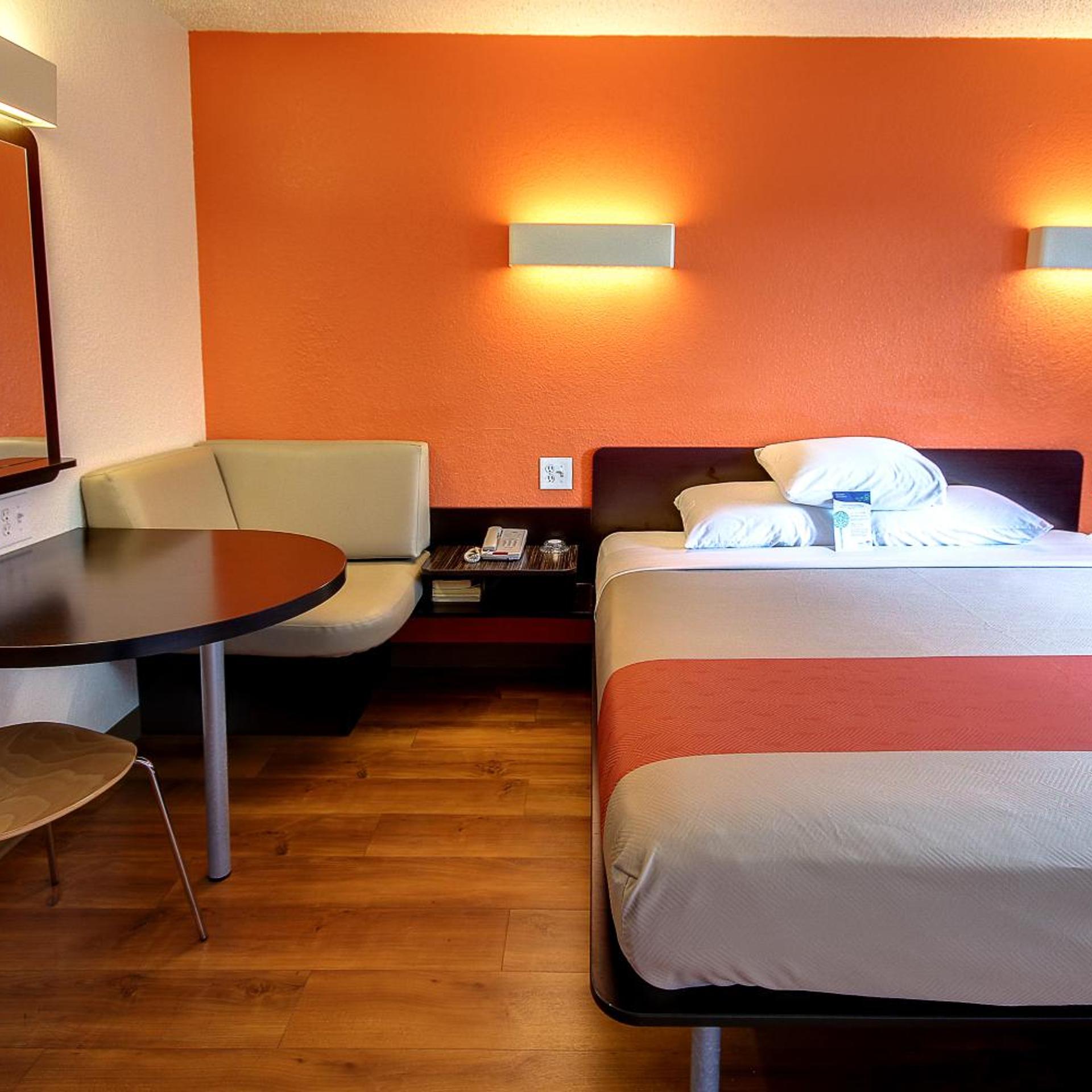 1 King Bed - Micfridge, Non-Smoking
