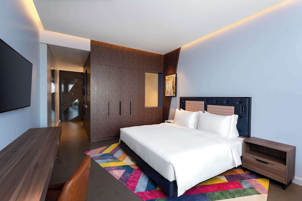 غرفة بسرير كينج، Hyatt Centric Jumeirah Dubai 2/5