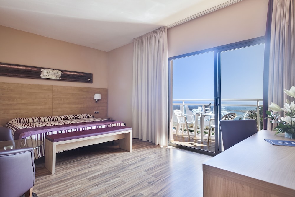 Best Triton Hotel 24/72