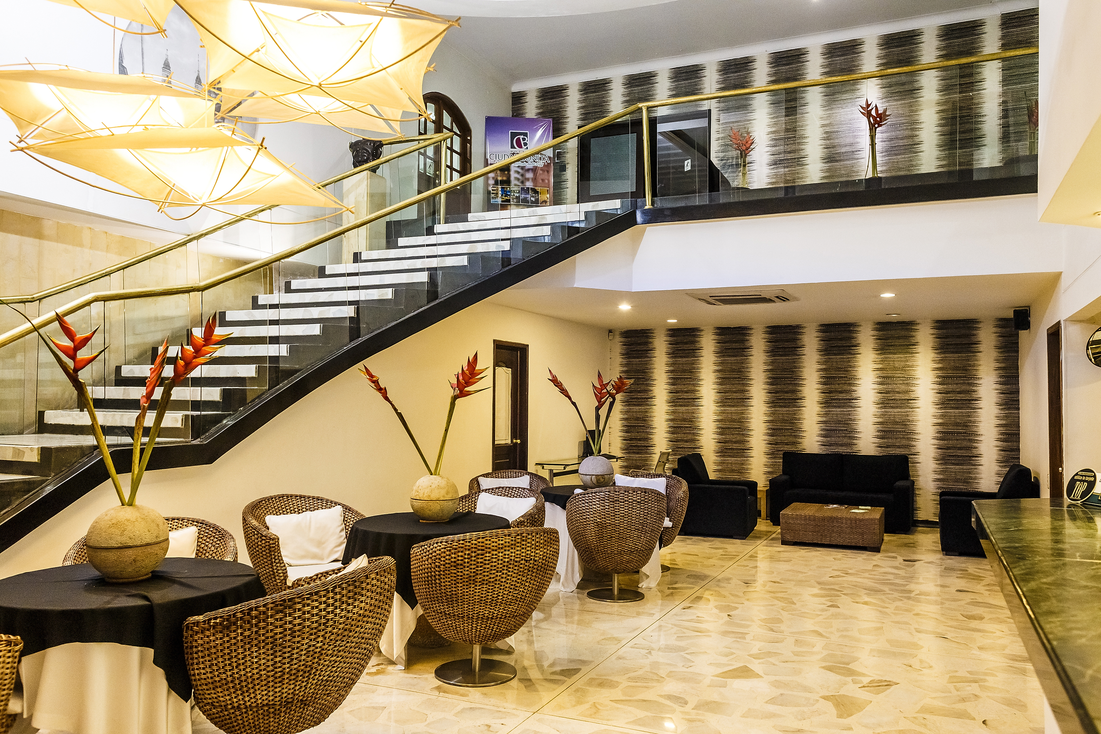 HOTEL CIUDAD BONITA 30/55