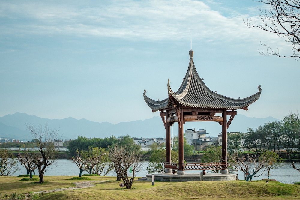 Hyatt Regency Huangshan Hengjiangwan 60/65