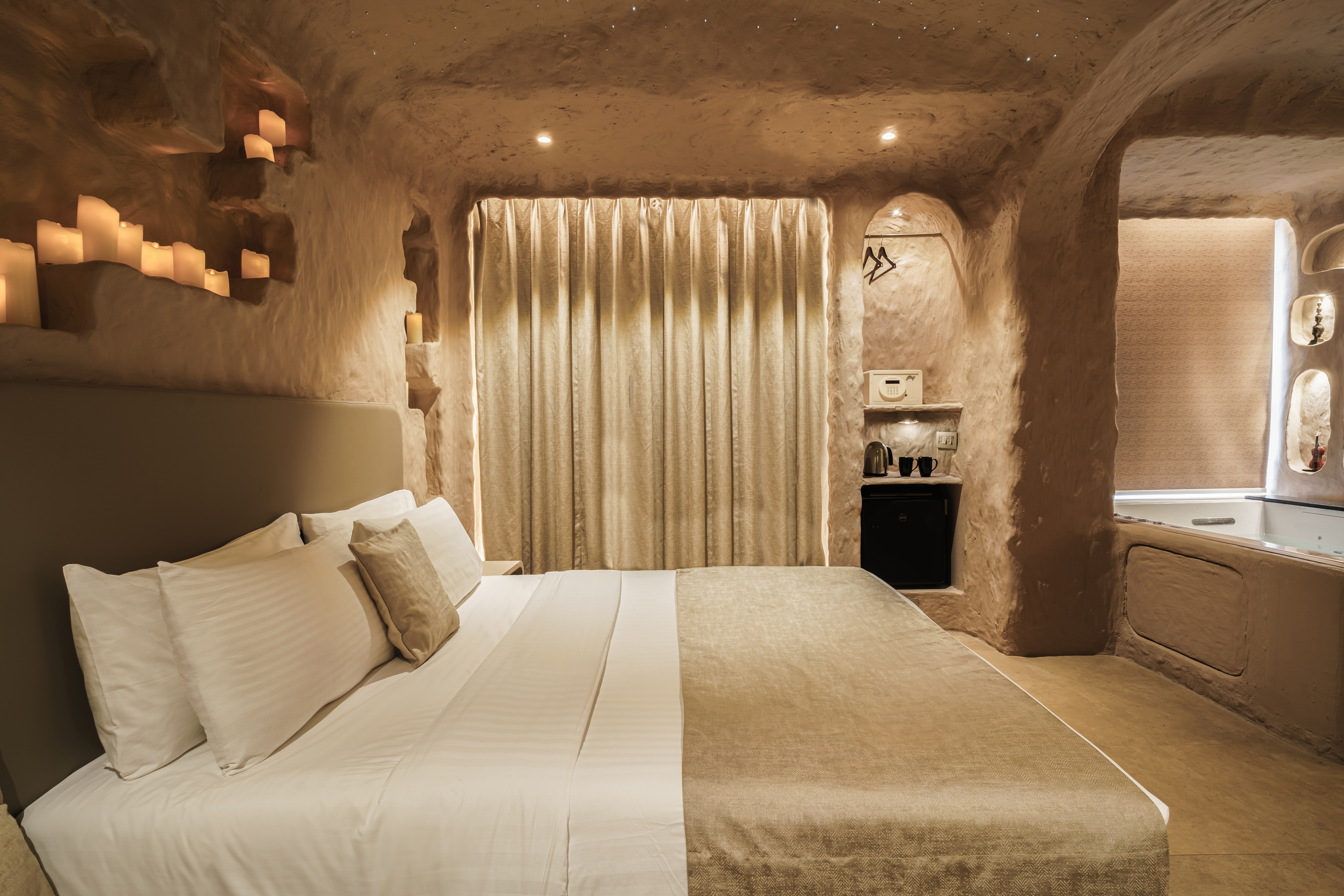 Cave, Grand, Hot Tub