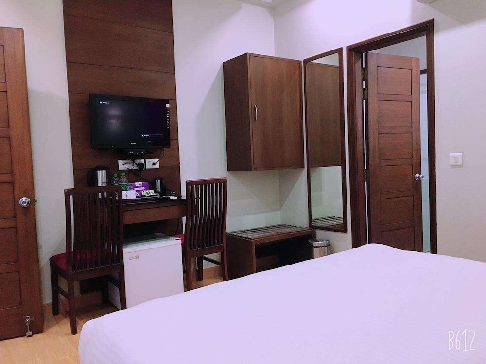 Hotel Dasaprakash 35/38