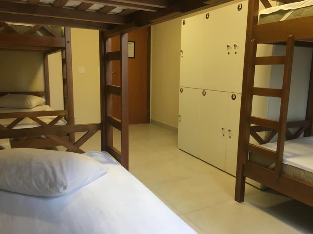 Tapera Hostel 10/50