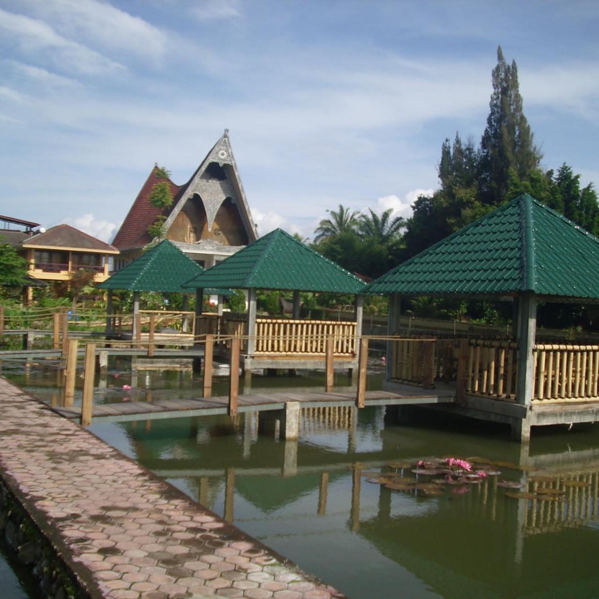 Toba Village Inn 55/59