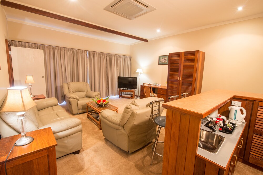 Madang Resort Hotel 30/50