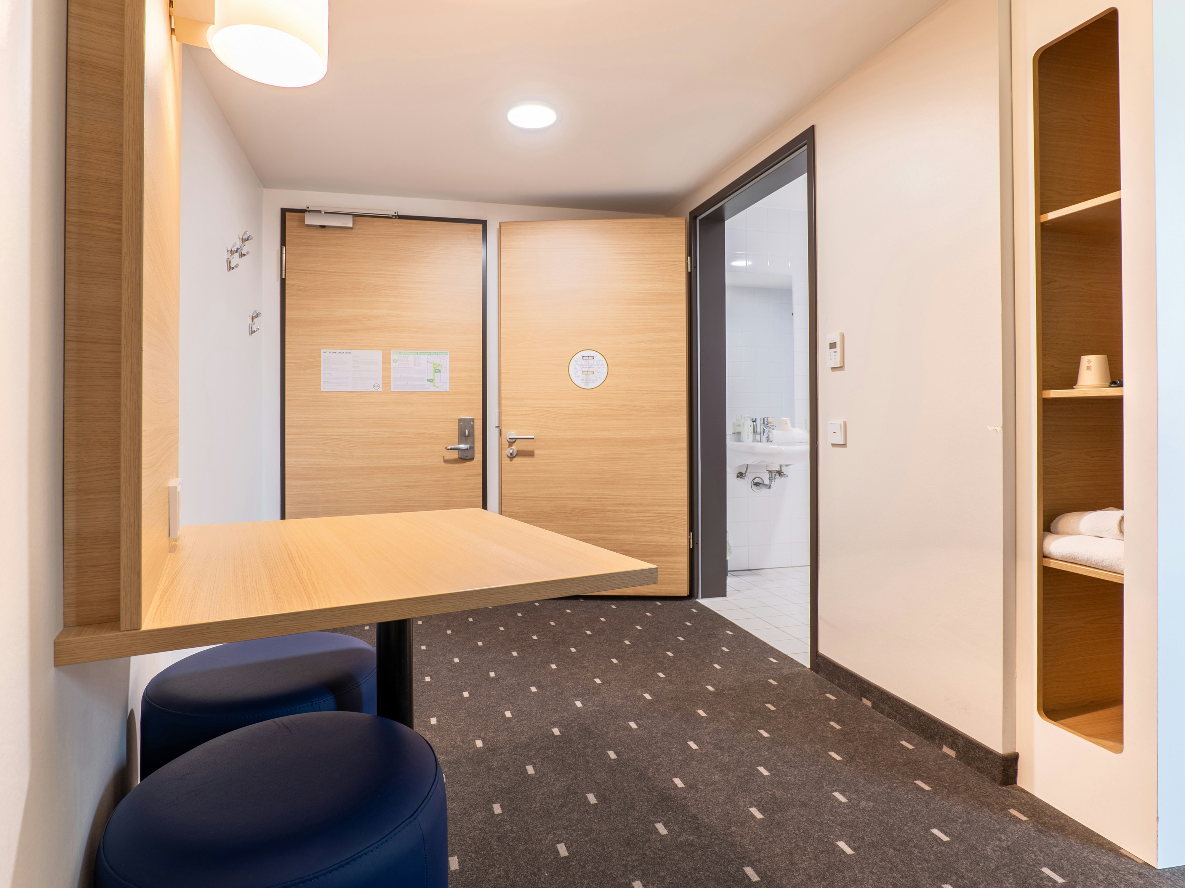 B&B Hotel Stuttgart-Airport/Messe 12/12