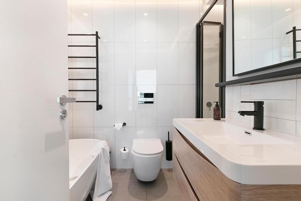 Latitude Aparthotel By Totalstay 55/56
