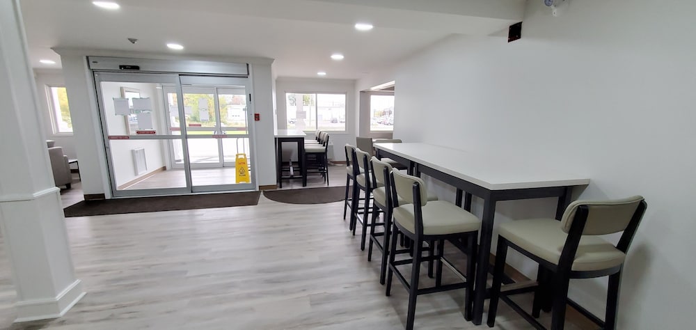 Ramada by Wyndham Miramichi New Brunswick 28/34