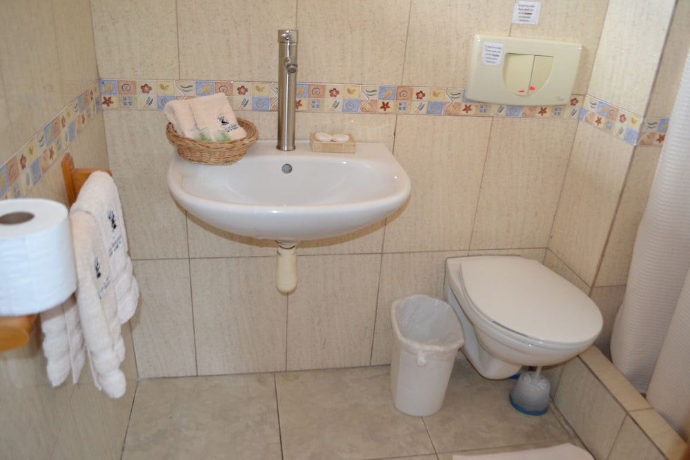 The Balboa Inn Bed Breakfast 48/49