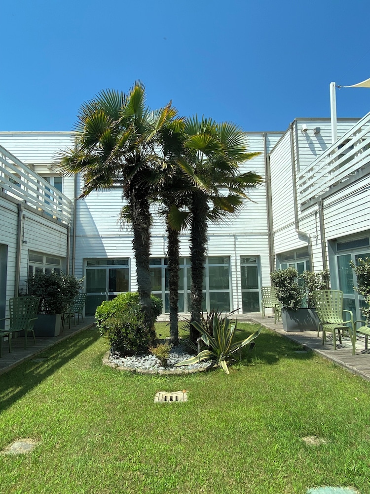 Terme Beach Resort 67/72