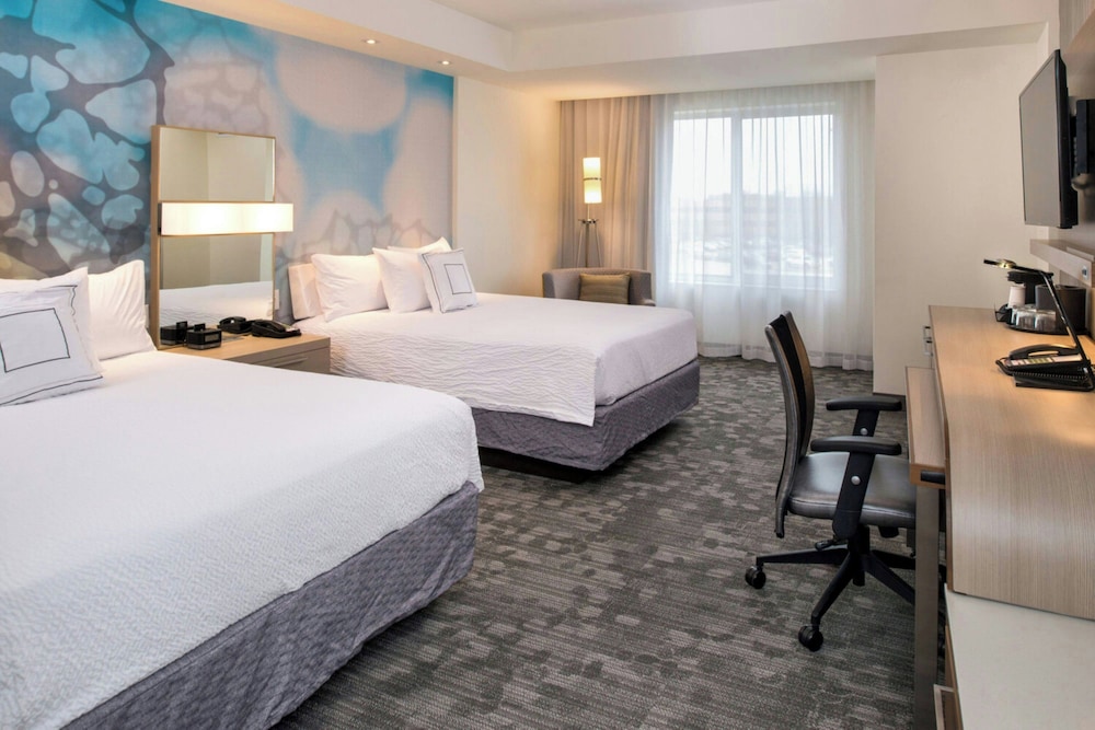 Suite, Multiple Beds, Accessible، Courtyard By Marriott Detroit Farmington 3/6