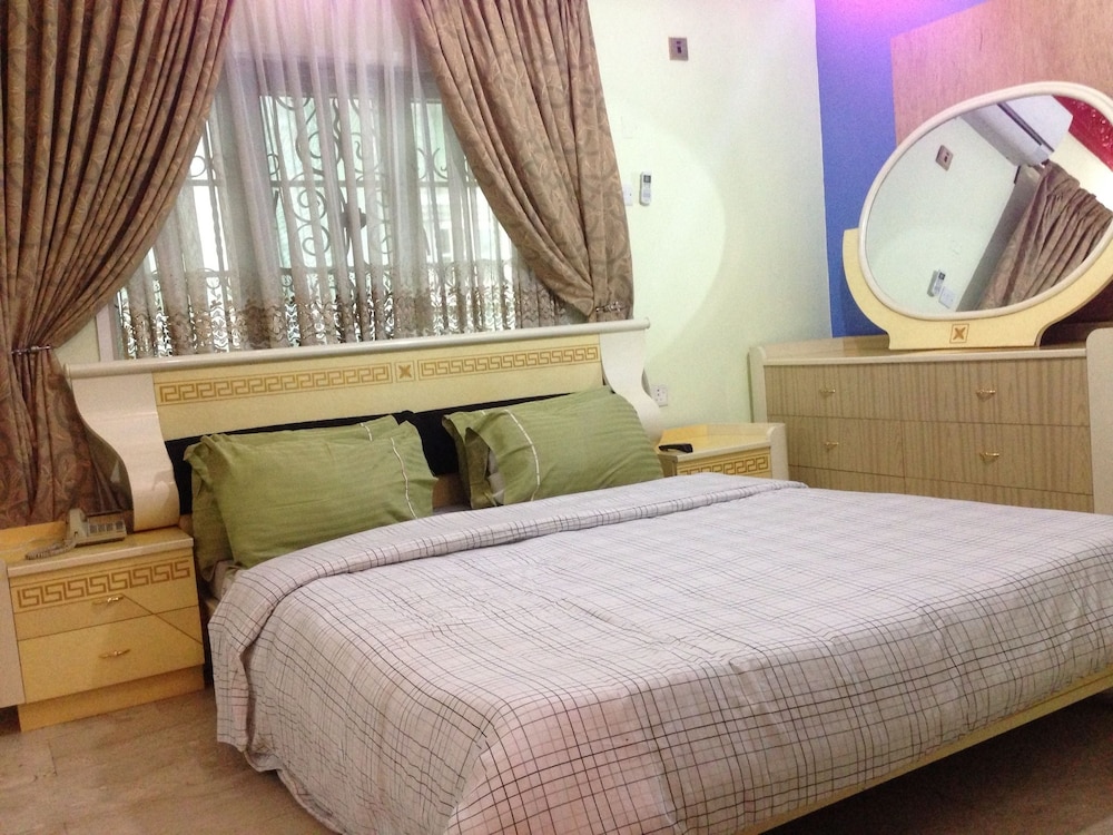 Solitude Hotel Yaba 19/50
