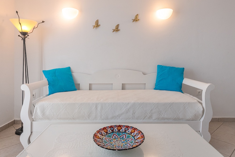 Reverie Santorini Hotel 10/50