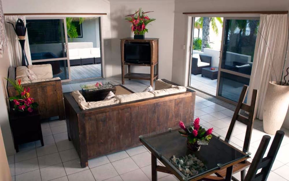 Crown Beach Resort and Spa - Adults Only 40/69