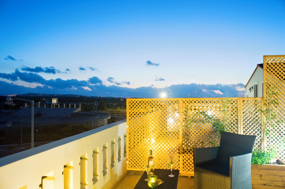 Areti Suites 6/50