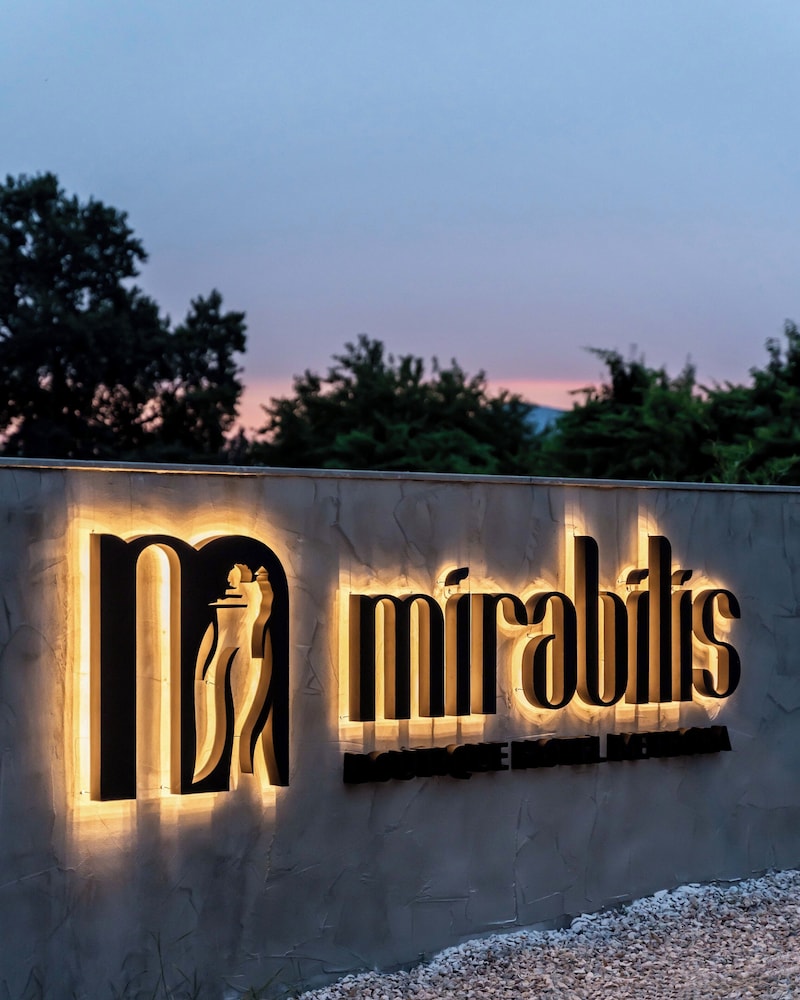 Mirabilis Boutique Hotel 2/60