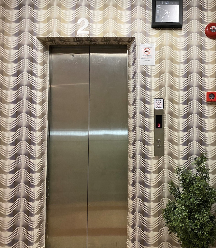SH Hotel Kota Damansara 35/50
