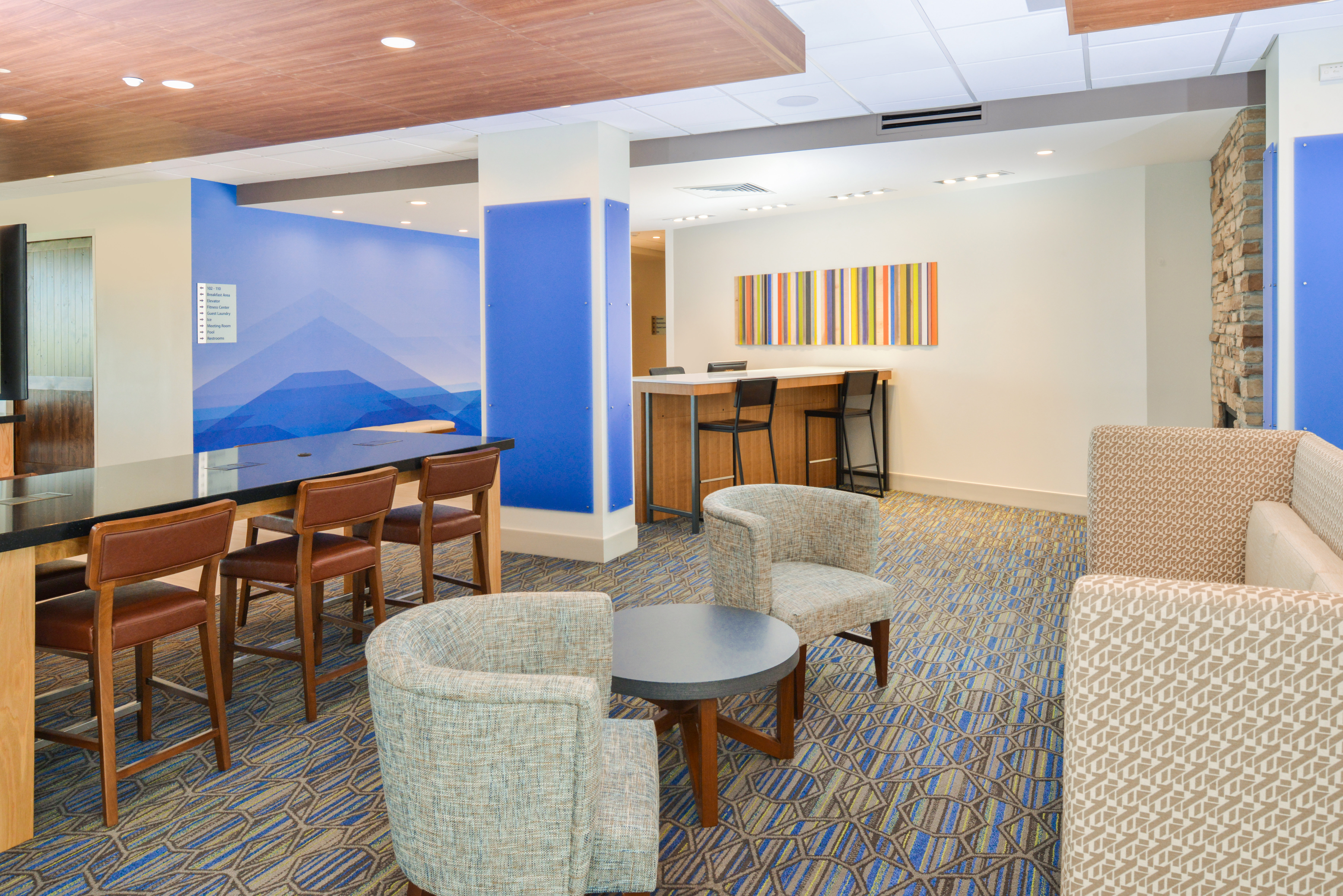 Holiday Inn Express Suites Chadron 54/76
