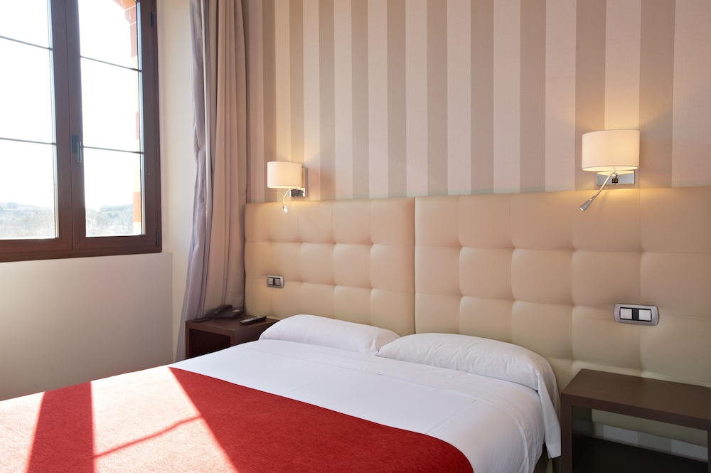 HOTEL TERMAS BALNEARIO TERMAS PALLARES 13/49