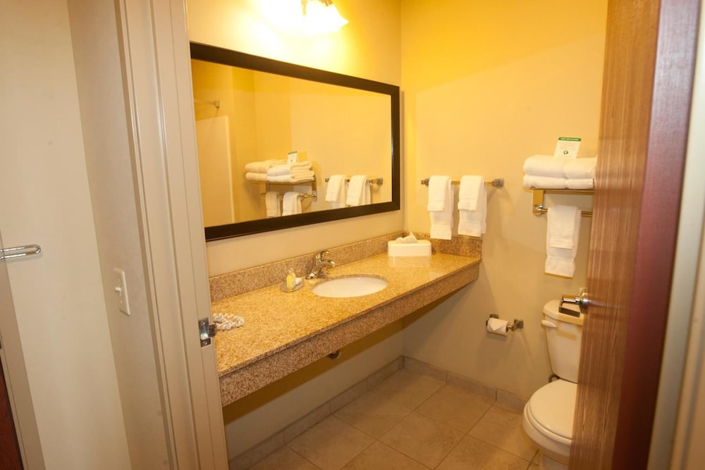 Cobblestone Inn & Suites - Carrington 13/67