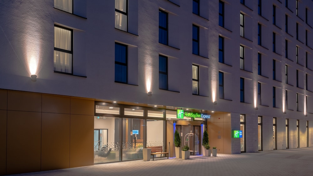 Holiday Inn Express Hotel Suites Schulenburg 4/71