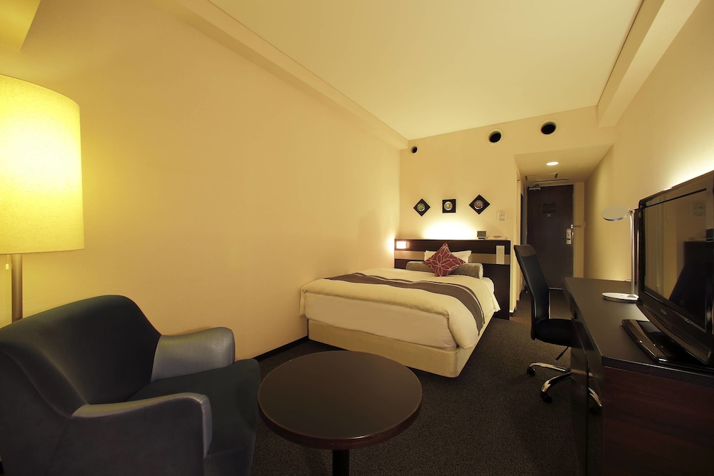 Crowne Plaza Ana Kumamoto New Sky 35/80
