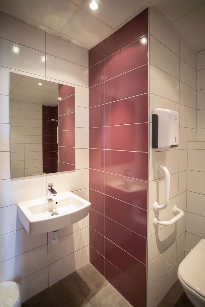 The Originals Access Tendance Hotel Saint Etienne Aeroport 50/50