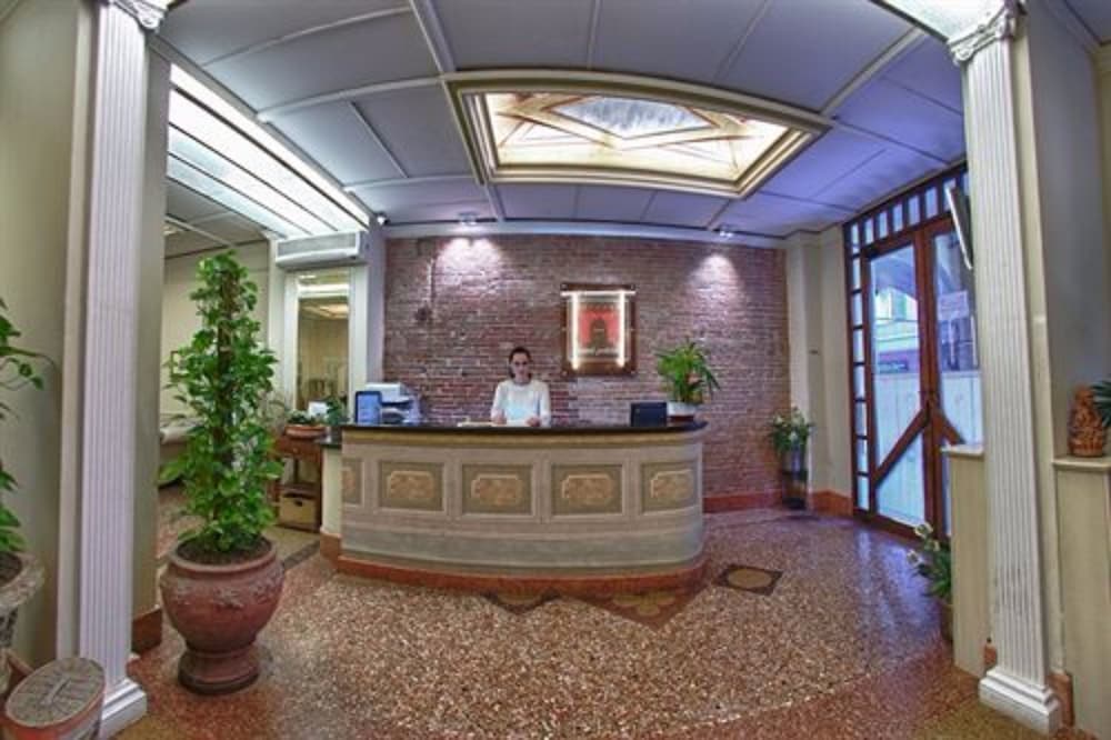 Hotel Pedrini 2/25
