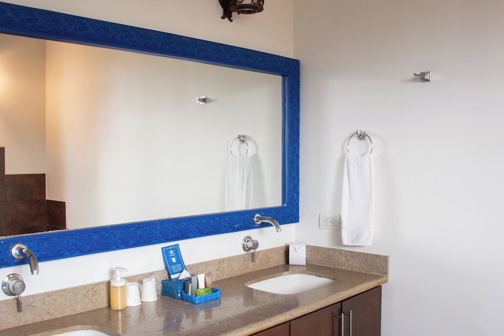 La Herencia Hotel 54/55