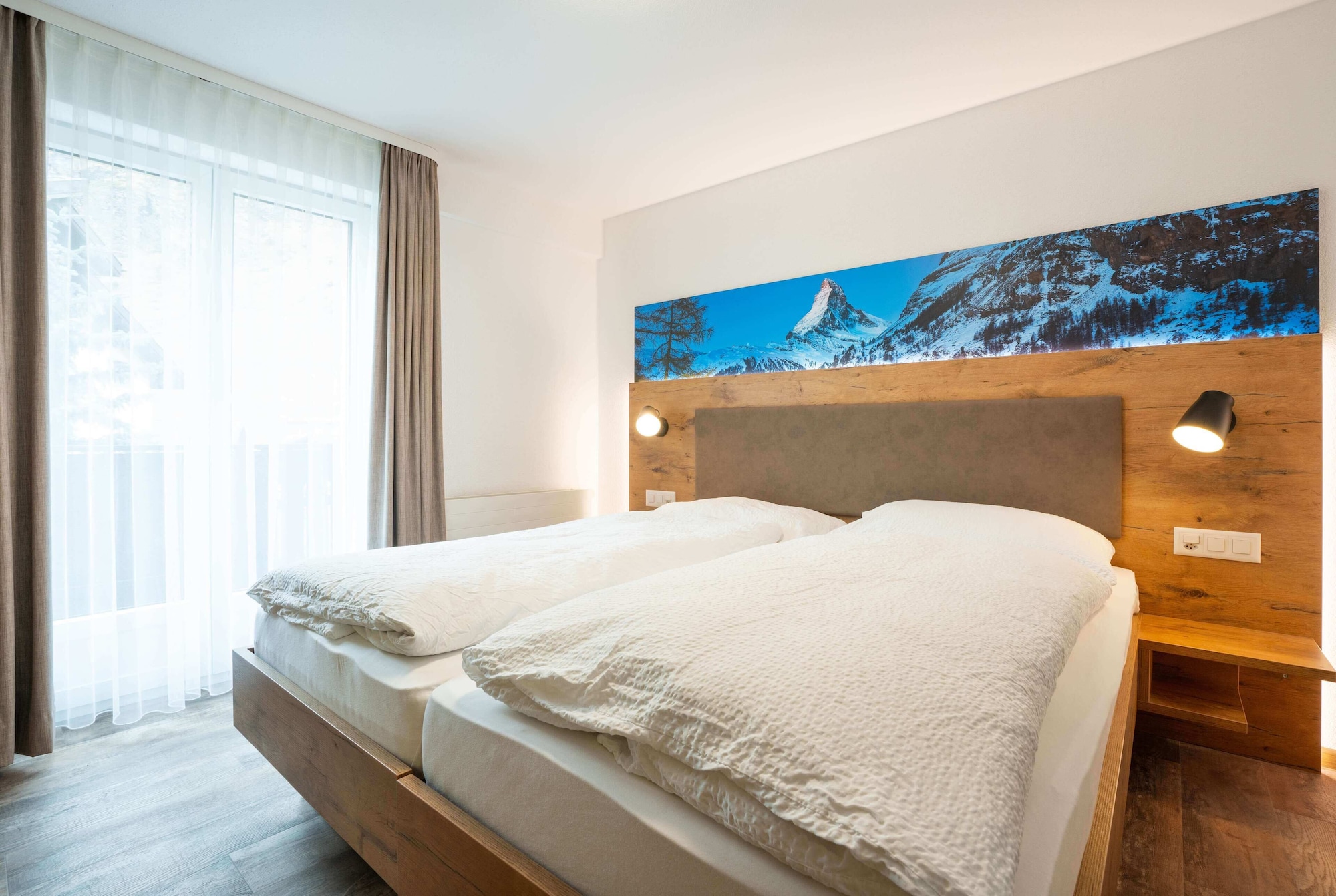 3 BEDROOMS, MATTERHORN, APARTMENT, MOUNTAIN VIEW