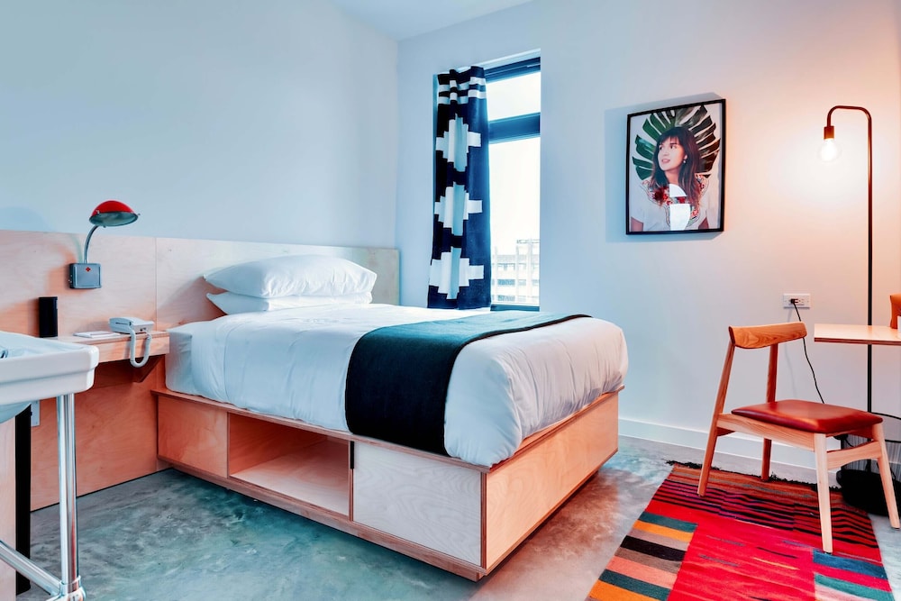 STANDARD, DOUBLE BED